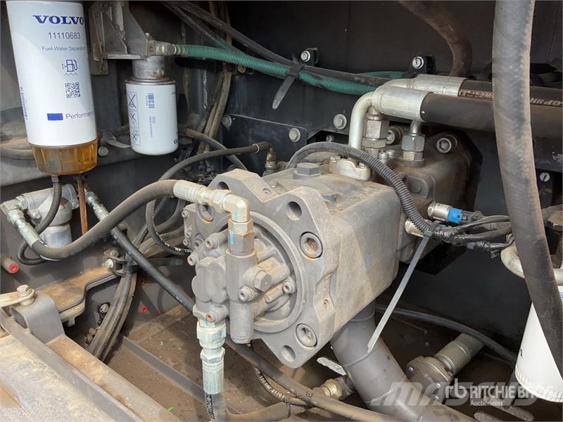 Volvo EC250EL 대형 굴삭기 29톤 이상