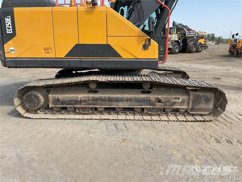 Volvo EC250EL 대형 굴삭기 29톤 이상
