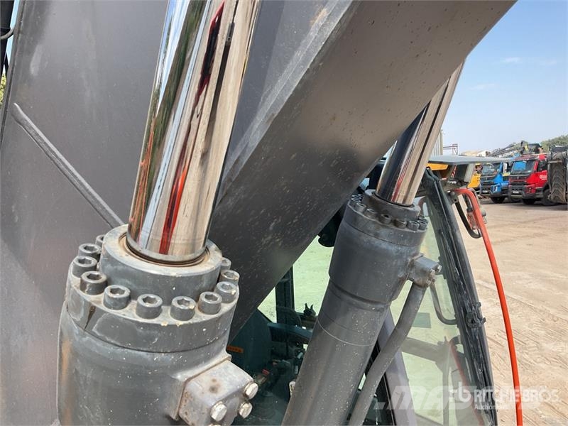 Volvo EC250EL 대형 굴삭기 29톤 이상