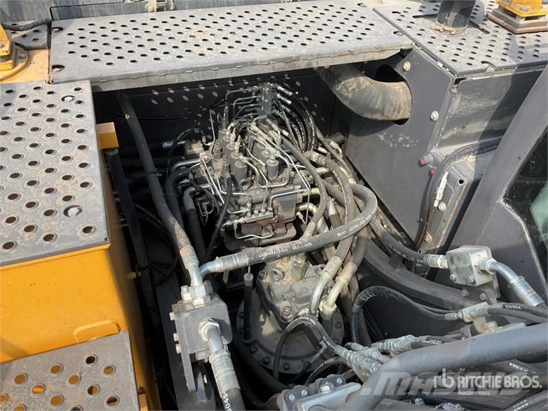 Volvo EC250EL 대형 굴삭기 29톤 이상