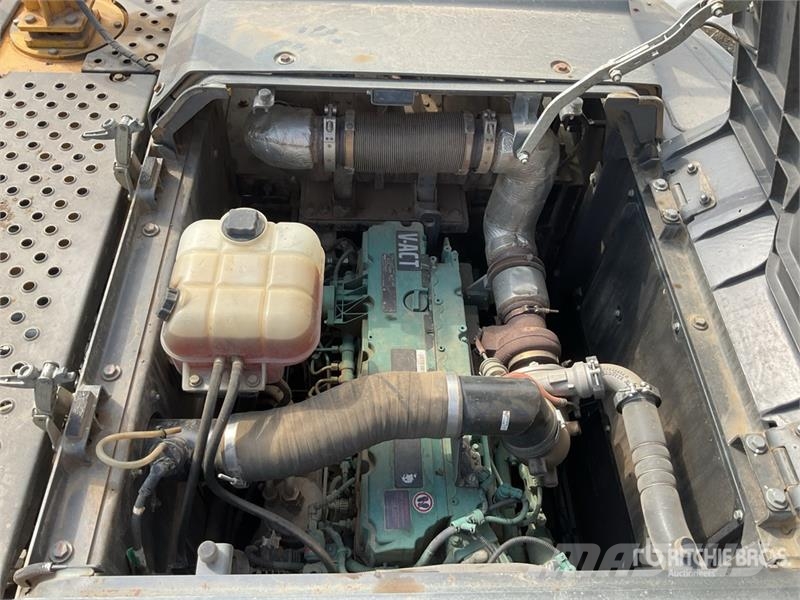 Volvo EC250EL 대형 굴삭기 29톤 이상