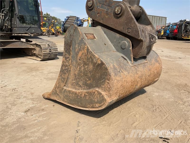 Volvo EC250EL 대형 굴삭기 29톤 이상