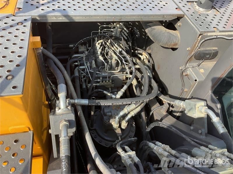 Volvo EC300EL Tracked Excavator 대형 굴삭기 29톤 이상