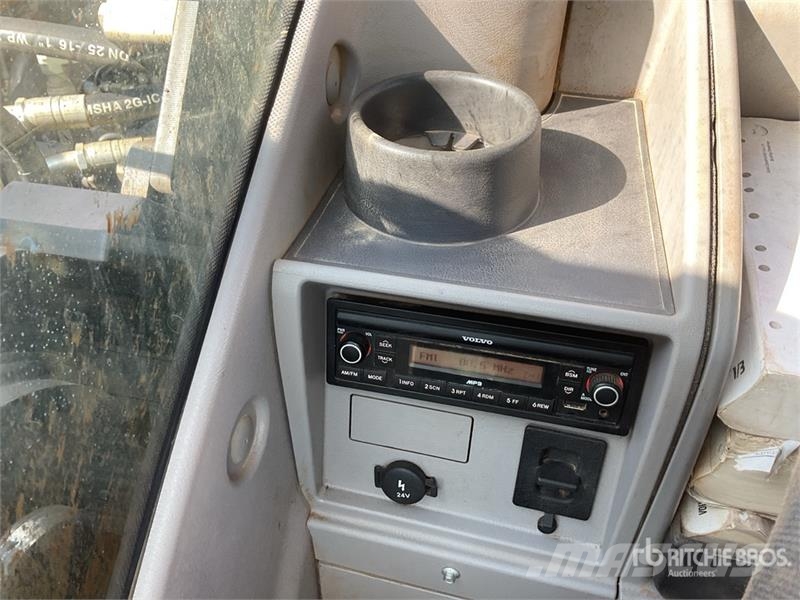 Volvo EC300EL Tracked Excavator 대형 굴삭기 29톤 이상