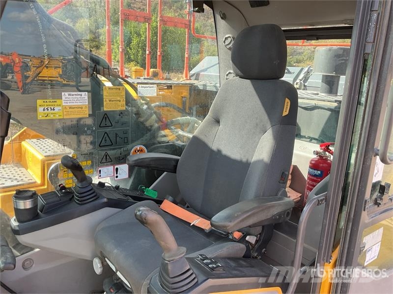 Volvo EC300EL Tracked Excavator 대형 굴삭기 29톤 이상