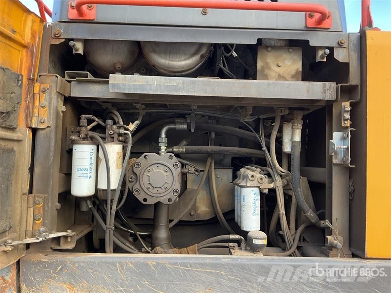 Volvo EC380EL Tracked Excavator Roomikekskavaatorid