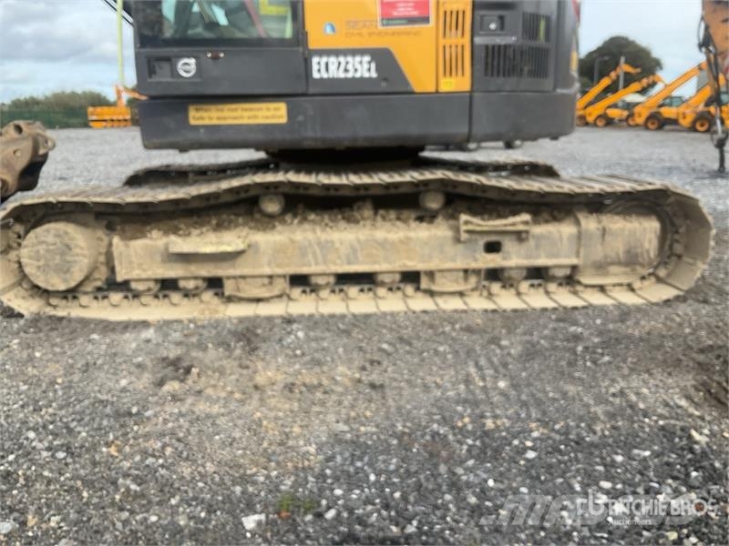 Volvo ECR235EL Tracked Excavator Lánctalpas kotrók