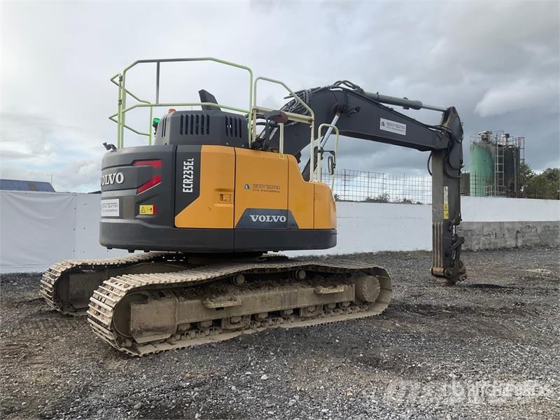 Volvo ECR235EL Tracked Excavator Lánctalpas kotrók