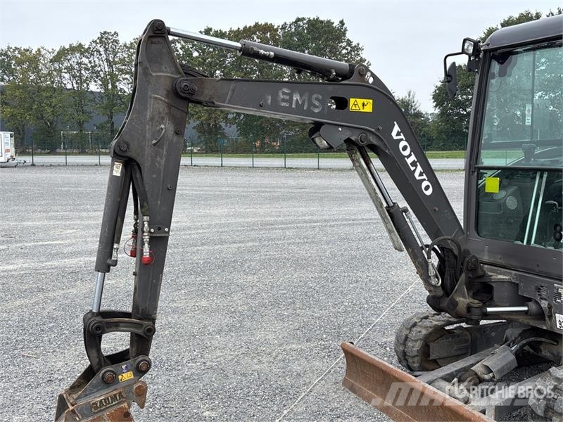 Volvo ECR25D Mini Excavator حفارات صغيرة أقل من 7 طن (حفارات صغيرة)