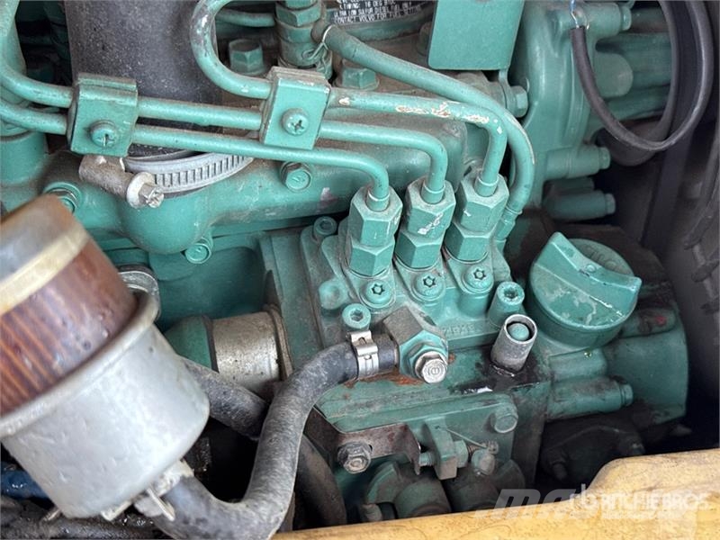 Volvo ECR25D Mini Excavator ミニ油圧ショベル 7t以下（ミニユンボ・ミニディガー）
