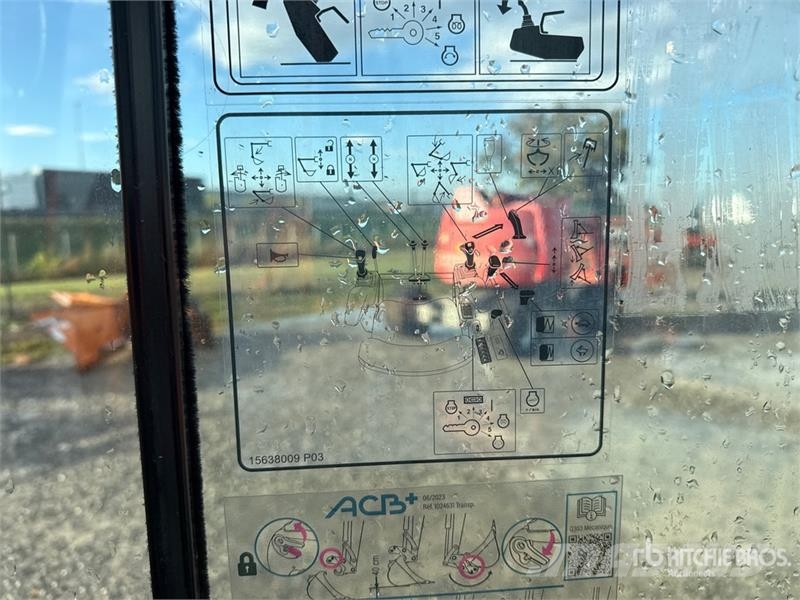 Volvo ECR25D Mini Excavator ミニ油圧ショベル 7t以下（ミニユンボ・ミニディガー）