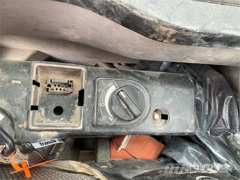Volvo ECR88D 대형 굴삭기 29톤 이상