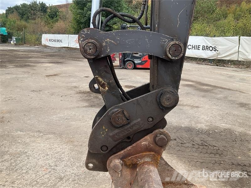 Volvo ECR88D 대형 굴삭기 29톤 이상