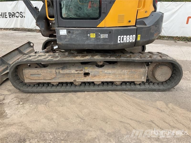 Volvo ECR88D 대형 굴삭기 29톤 이상