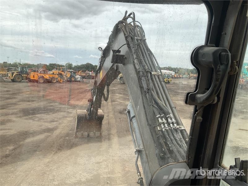 Volvo ECR88D 대형 굴삭기 29톤 이상