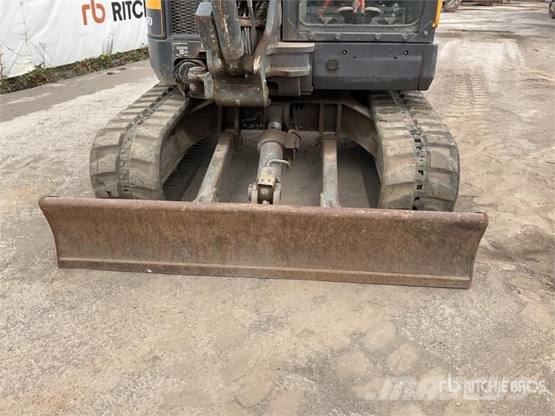 Volvo ECR88D 대형 굴삭기 29톤 이상