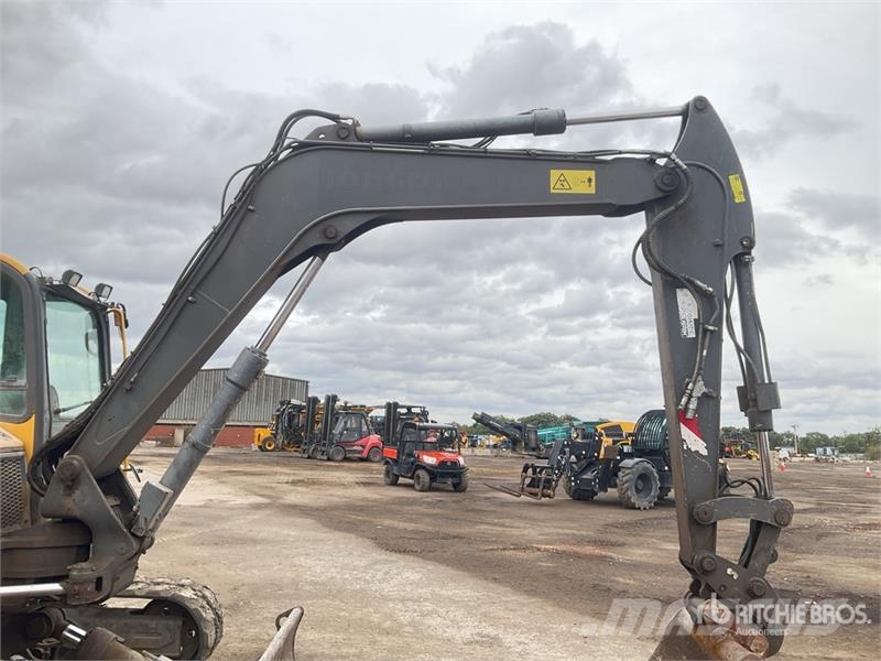 Volvo ECR88D 대형 굴삭기 29톤 이상