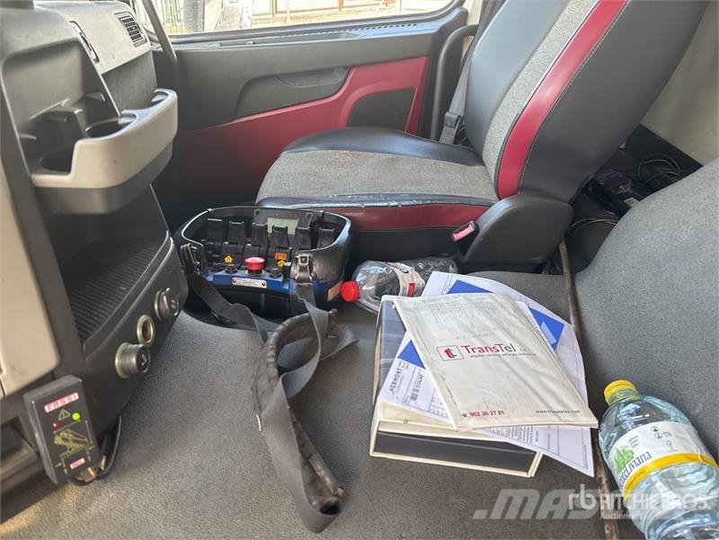 Volvo F120B.0.22 E-Active on Volvo FM 6x2 Dump Truck wit Camion plateau ridelle avec grue