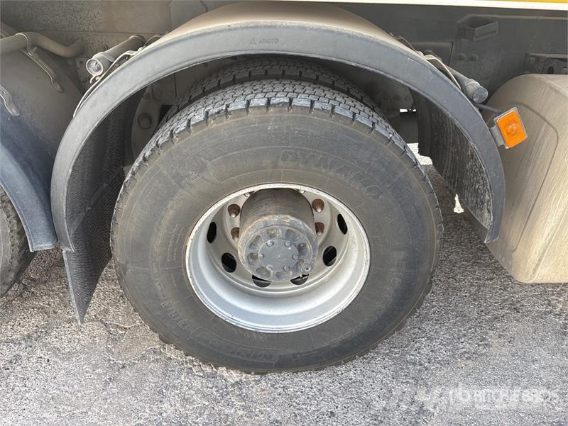 Volvo F120B.0.22 E-Active on Volvo FM 6x2 Dump Truck wit Camion plateau ridelle avec grue
