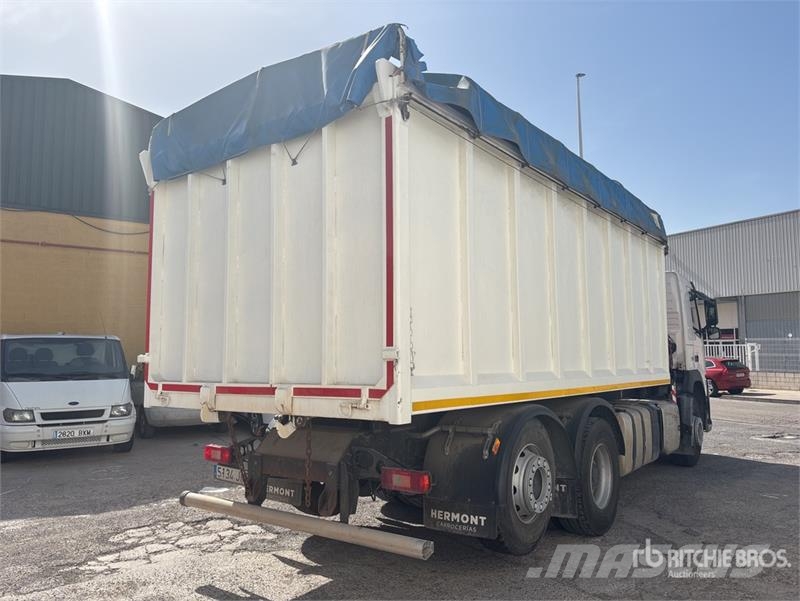 Volvo F120B.0.22 E-Active on Volvo FM 6x2 Dump Truck wit Camion plateau ridelle avec grue