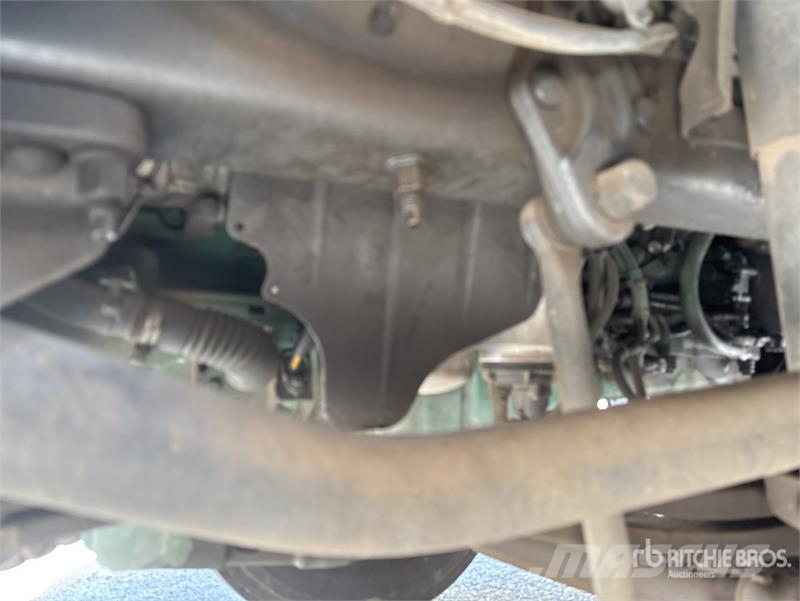 Volvo F120B.0.22 E-Active on Volvo FM 6x2 Dump Truck wit Camion plateau ridelle avec grue