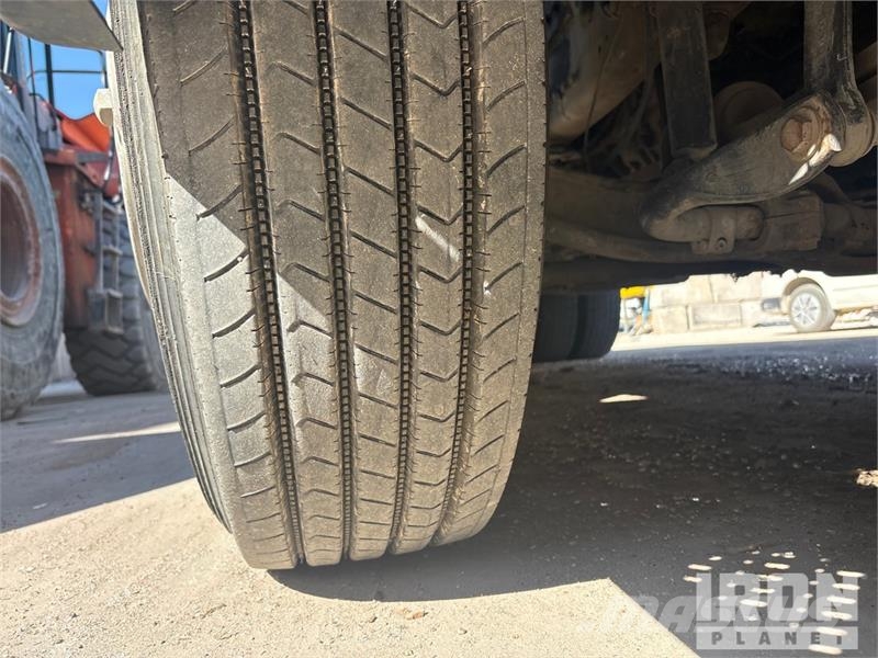 Volvo FE260 4x2 Hooklift Truck 吊鉤式起重車
