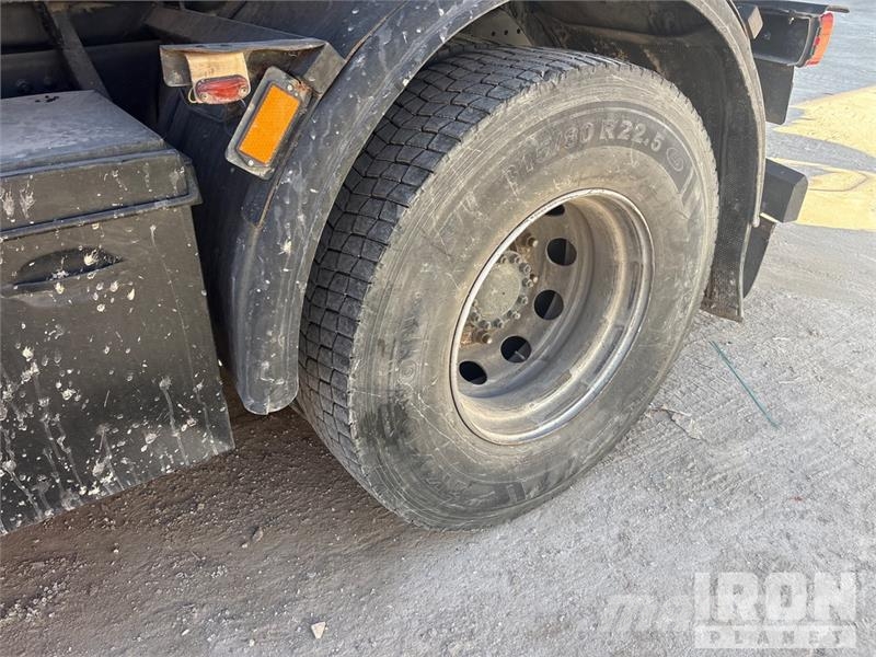Volvo FE260 4x2 Hooklift Truck 吊鉤式起重車