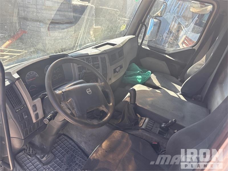 Volvo FE260 4x2 Hooklift Truck 吊鉤式起重車