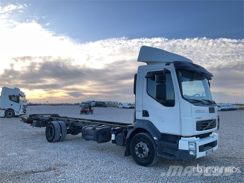 Volvo FL 42-240 4x2 Cab and Chassis Кабины
