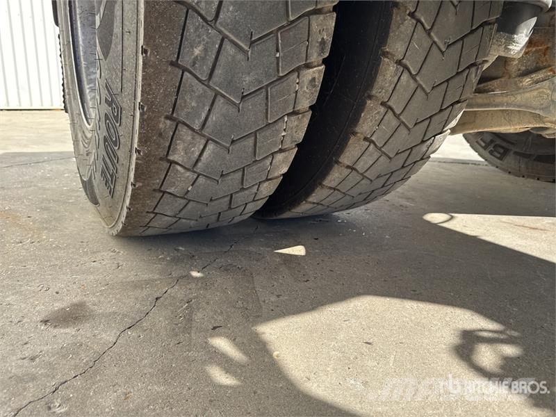 Volvo FM 4x2 Tracteur Routier Cabine Couchette S/A Sleep 中古トラクターヘッド | トレーラーヘッド