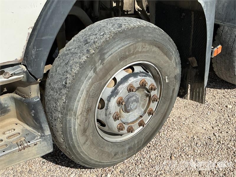 Volvo FM12.420 8x4 Twin-Steer Mixer Truck Caminhões de concreto