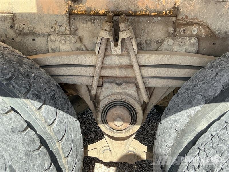 Volvo FM12.420 8x4 Twin-Steer Mixer Truck Caminhões de concreto