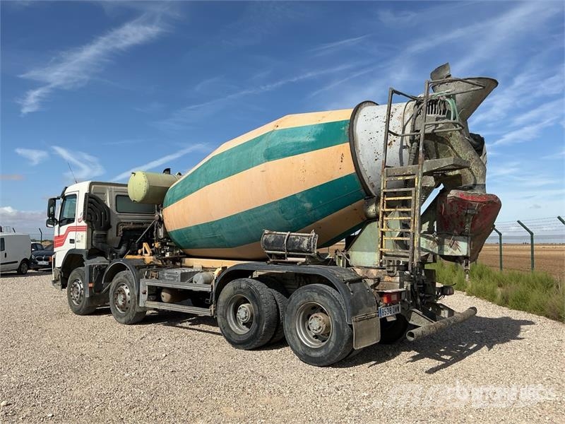 Volvo FM12.420 8x4 Twin-Steer Mixer Truck Caminhões de concreto