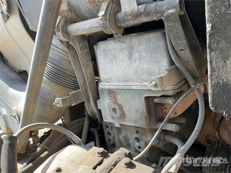 Volvo FM12.420 8x4 Twin-Steer Mixer Truck Caminhões de concreto