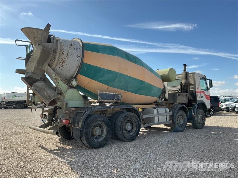 Volvo FM12.420 8x4 Twin-Steer Mixer Truck Caminhões de concreto