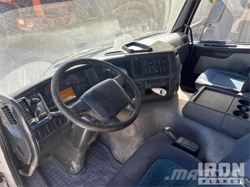 Volvo FM400 6x4 6x4 T/A Dump Truck 傾卸式卡車