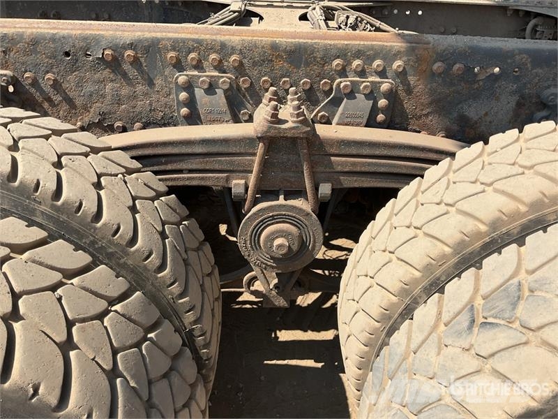 Volvo FMX 420 8x4 Twin-Steer Sleeper Quad/A Dump Truck 傾卸式卡車