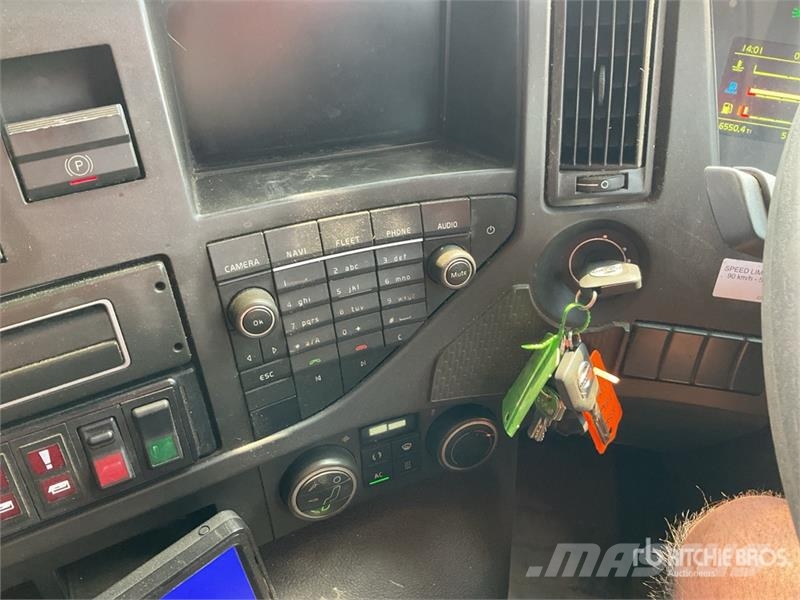 Volvo FMX 420 8x4 Twin-Steer Sleeper Quad/A Dump Truck 傾卸式卡車