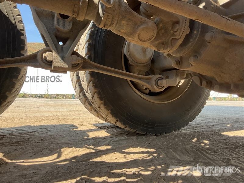 Volvo FMX 420 8x4 Twin-Steer Sleeper Quad/A Dump Truck 傾卸式卡車