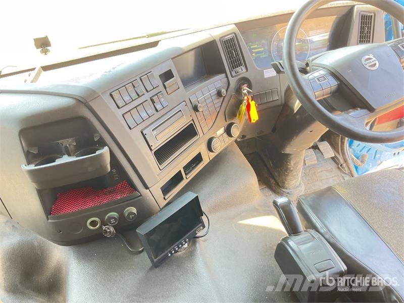 Volvo FMX 420 8x4 Twin-Steer Sleeper Quad/A Dump Truck 傾卸式卡車
