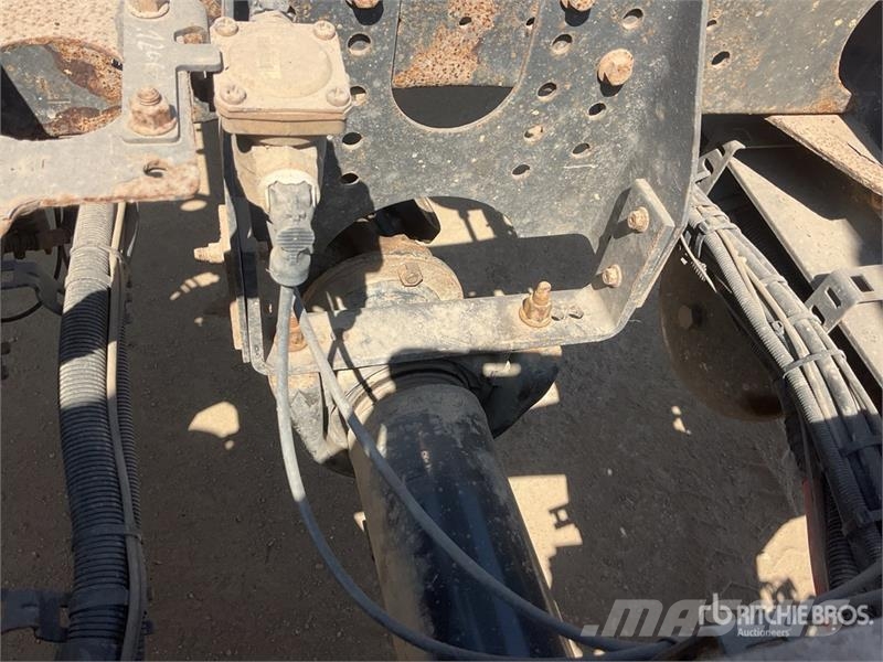 Volvo FMX 420 8x4 Twin-Steer Sleeper Quad/A Dump Truck 傾卸式卡車