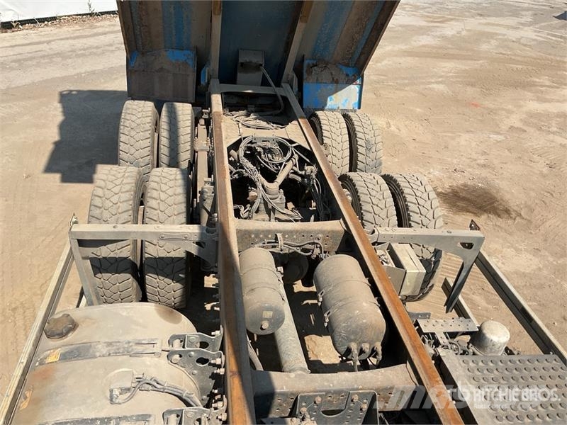 Volvo FMX 420 8x4 Twin-Steer Sleeper Quad/A Dump Truck 傾卸式卡車