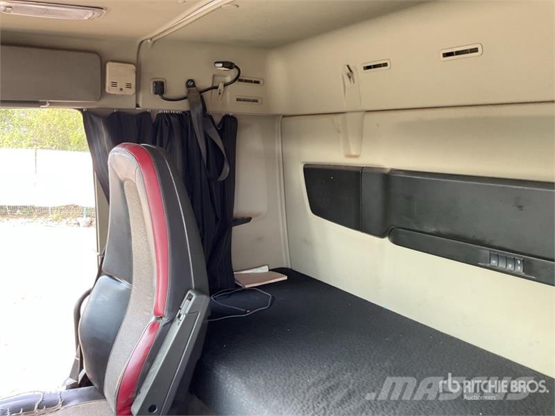Volvo FMX 420 8x4 Twin-Steer Sleeper Quad/A Dump Truck 傾卸式卡車