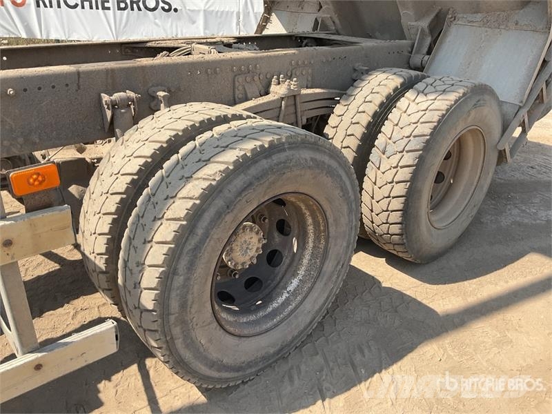 Volvo FMX 420 8x4 Twin-Steer Sleeper Quad/A Dump Truck 傾卸式卡車