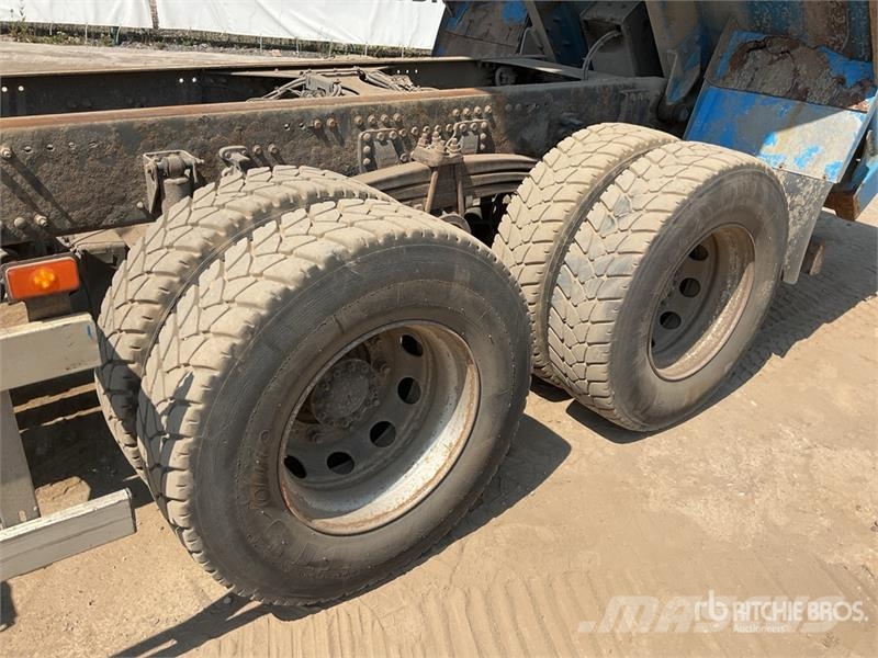 Volvo FMX 420 8x4 Twin-Steer Sleeper Quad/A Dump Truck 傾卸式卡車