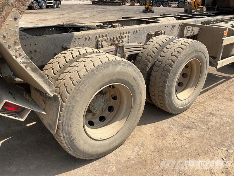 Volvo FMX 420 8x4 Twin-Steer Sleeper Quad/A Dump Truck 傾卸式卡車