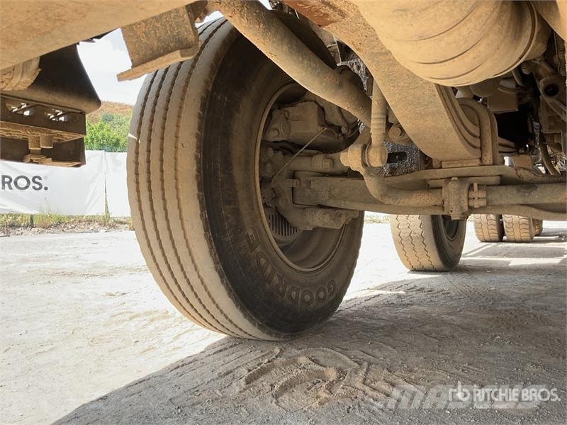 Volvo FMX 420 8x4 Twin-Steer Sleeper Quad/A Dump Truck 傾卸式卡車