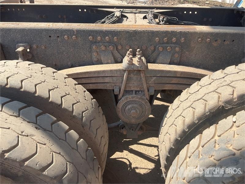 Volvo FMX 420 8x4 Twin-Steer Sleeper Quad/A Dump Truck 傾卸式卡車