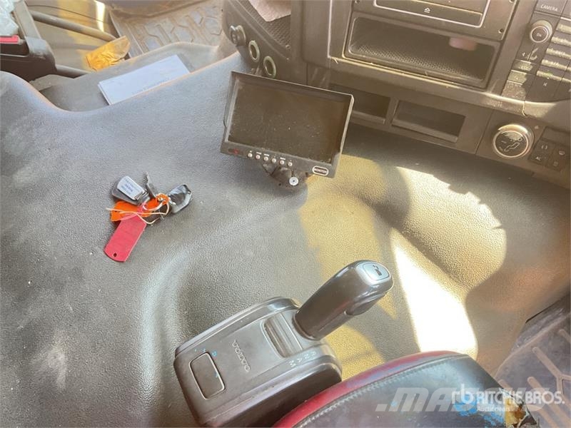 Volvo FMX 420 8x4 Twin-Steer Sleeper Quad/A Dump Truck 傾卸式卡車