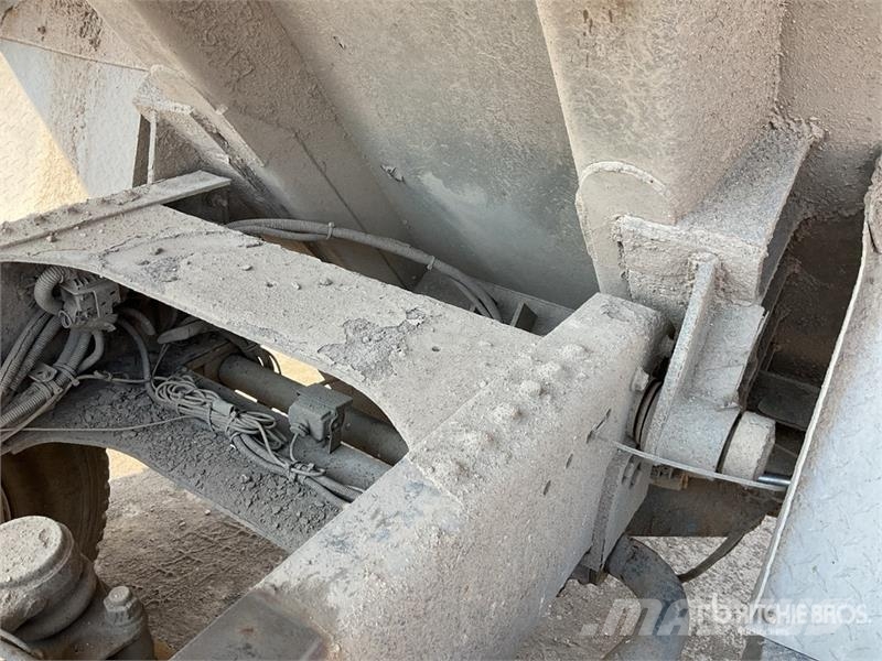 Volvo FMX 420 8x4 Twin-Steer Sleeper Quad/A Dump Truck 傾卸式卡車